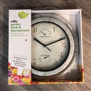 🟣2 for $25🟣 Outdoor garden clock with temp and humidity